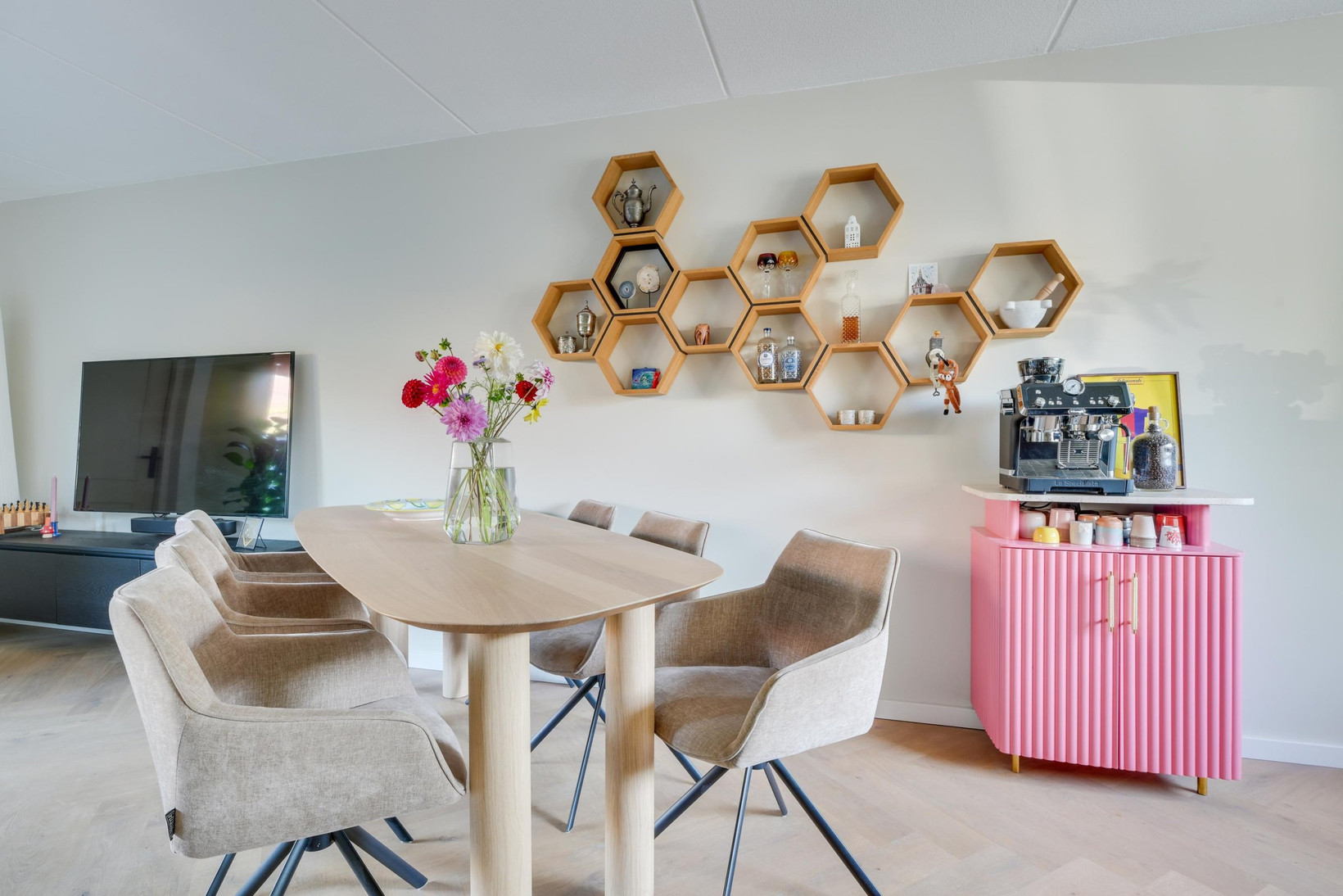 Tussenwoning te koop: Hoefijzer 92, Zwaag