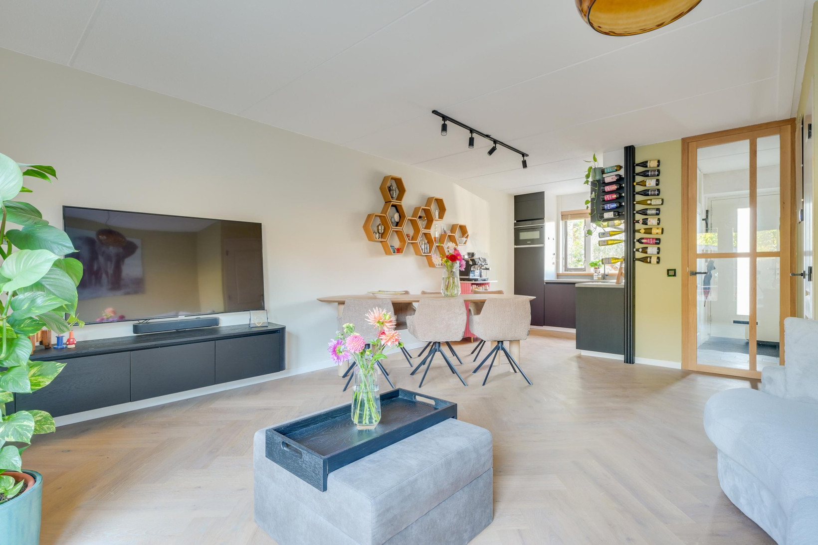 Tussenwoning te koop: Hoefijzer 92, Zwaag