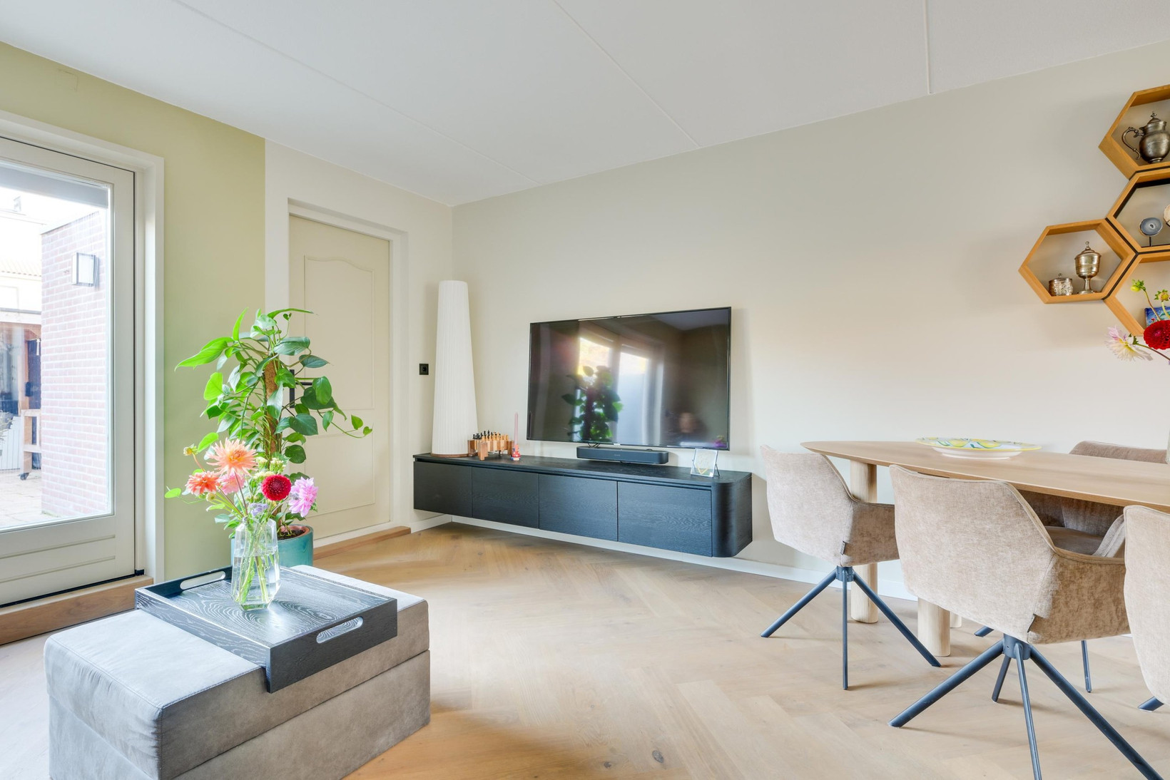 Tussenwoning te koop: Hoefijzer 92, Zwaag