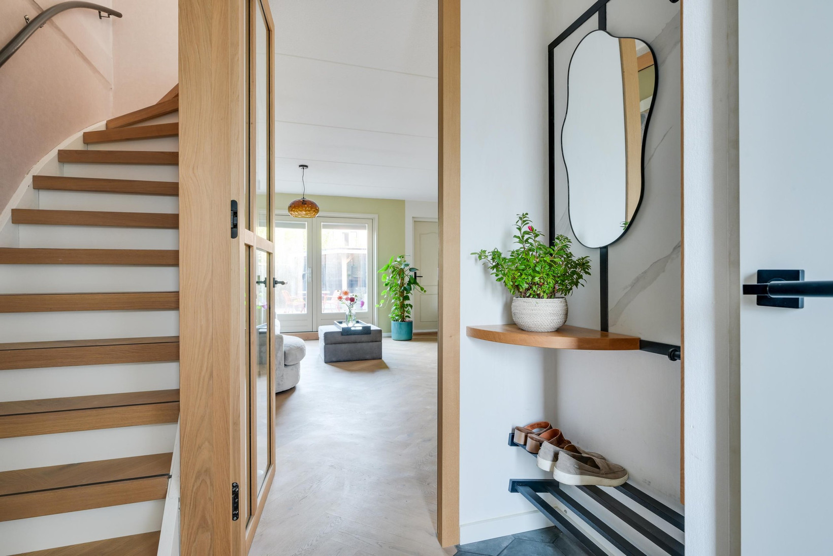 Tussenwoning te koop: Hoefijzer 92, Zwaag