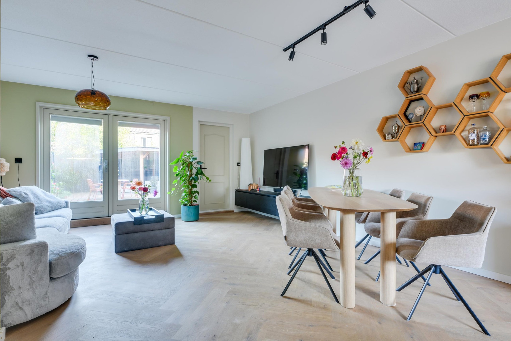 Tussenwoning te koop: Hoefijzer 92, Zwaag