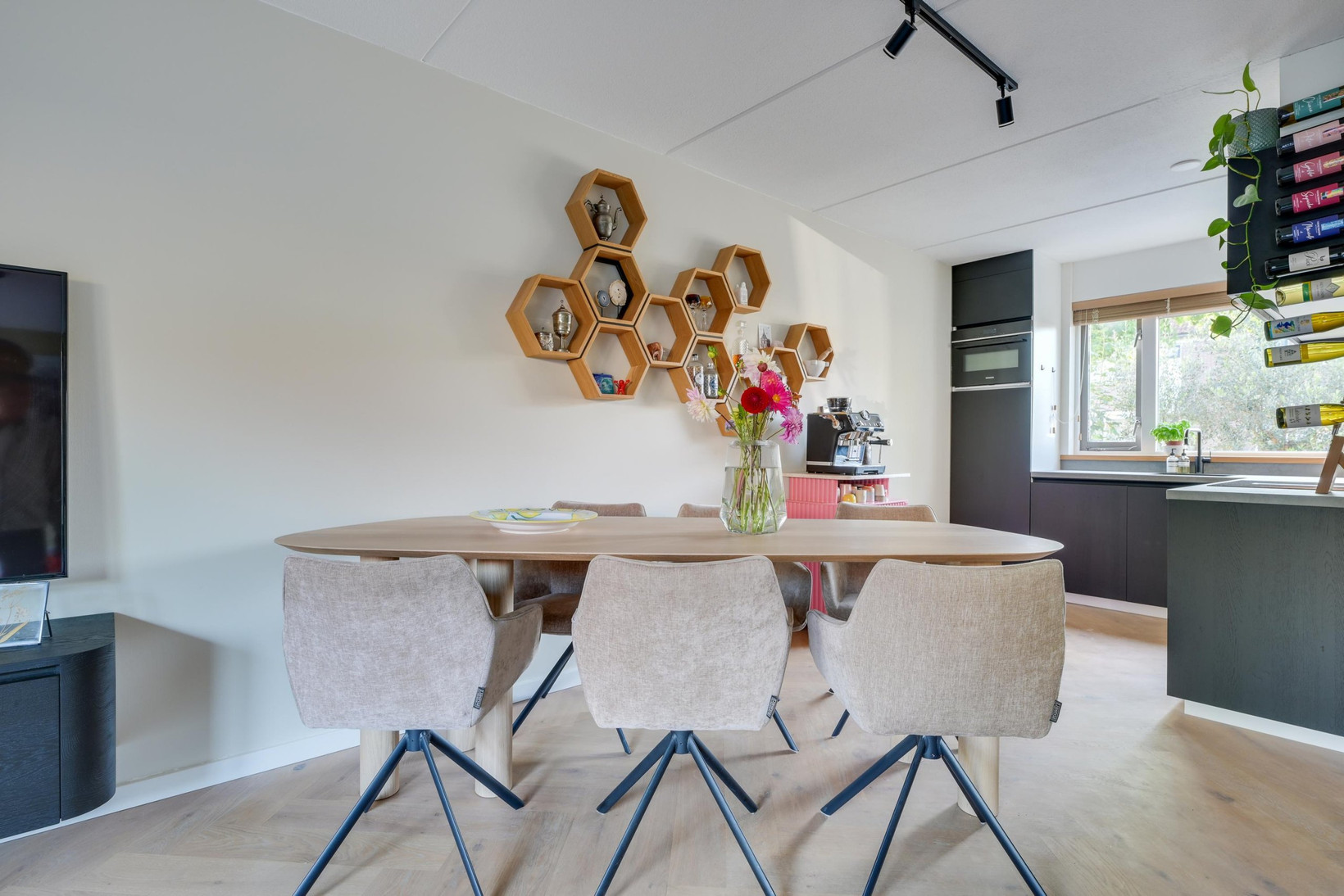 Tussenwoning te koop: Hoefijzer 92, Zwaag