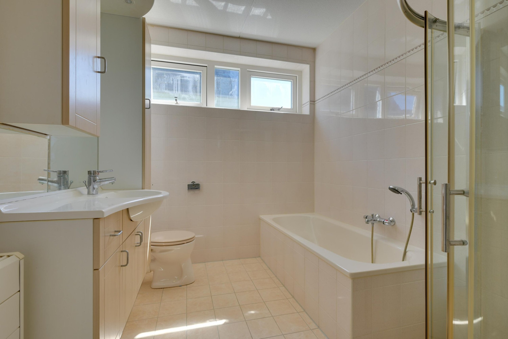 Tussenwoning te koop: Vredemaker 9, Zwaag