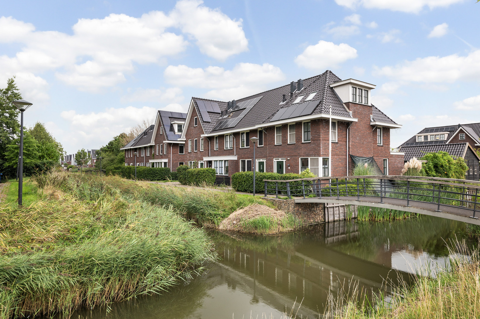 Hoekwoning te koop: Beeldsnijderpad 5, Zwaag