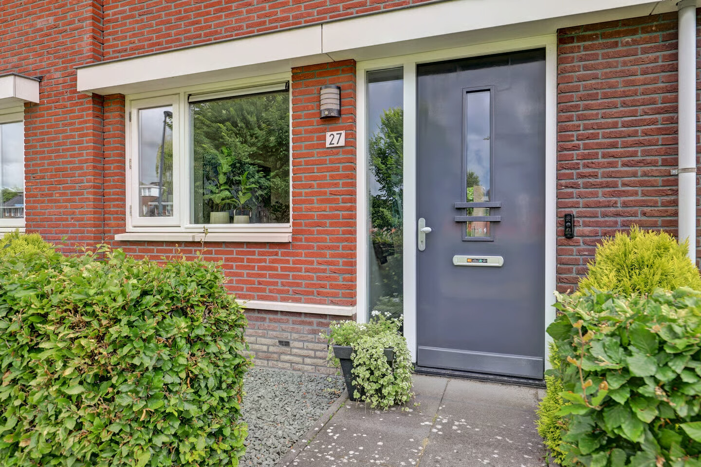Tussenwoning te koop: P. van der Meerschstraat 27, Zwaag