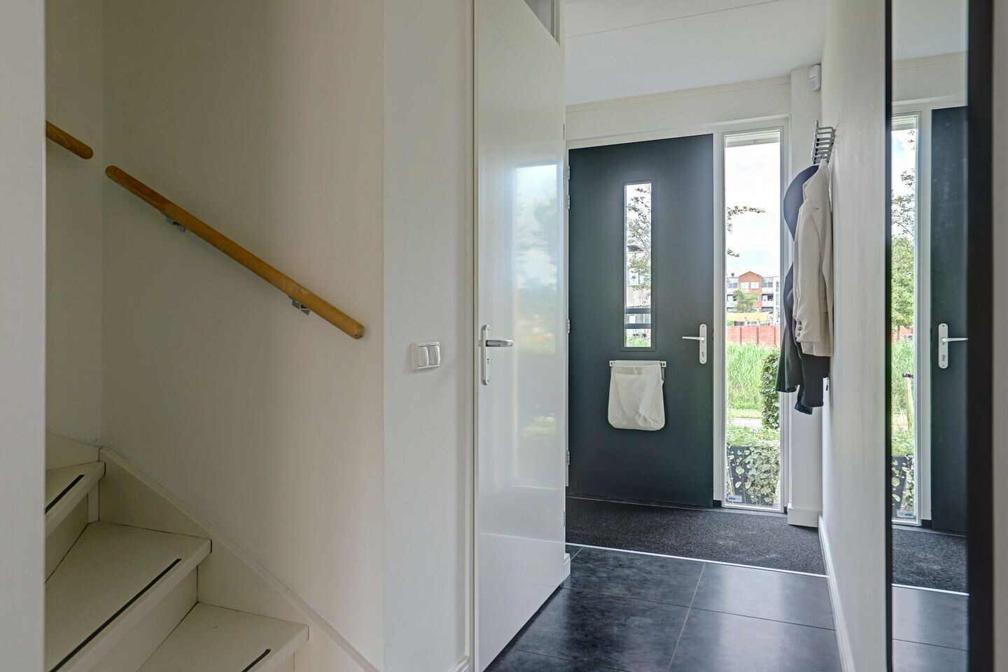 Tussenwoning te koop: P. van der Meerschstraat 27, Zwaag