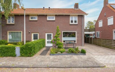 van Velzenstraat 27