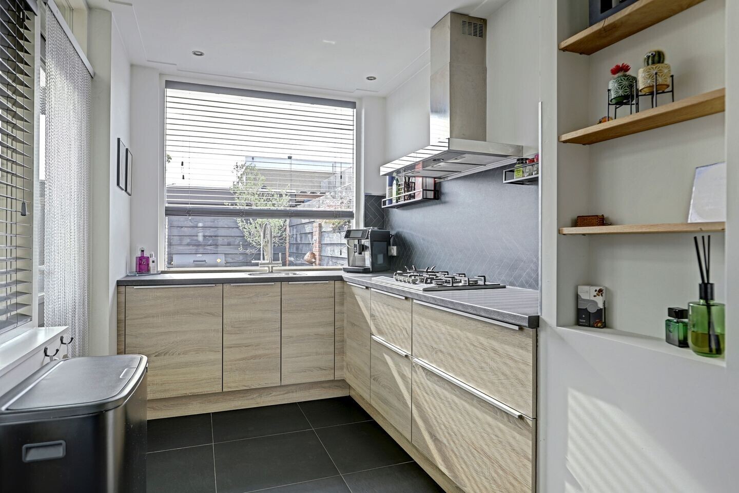 Tussenwoning te koop: Basiusstraat 8, Heerhugowaard