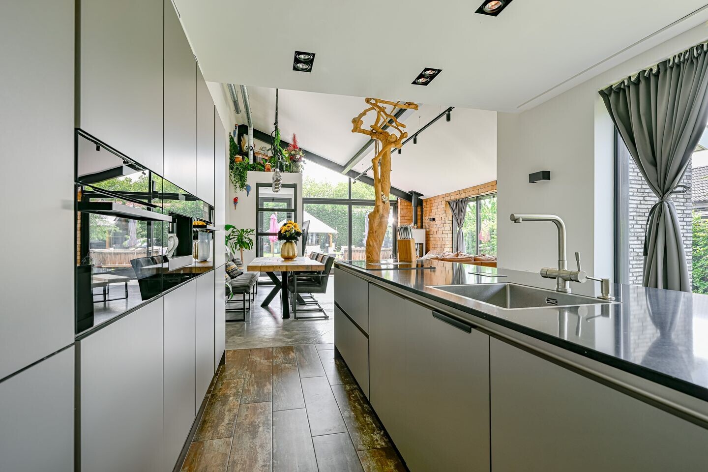Vrijstaande woning te koop: Middenweg 262, Heerhugowaard
