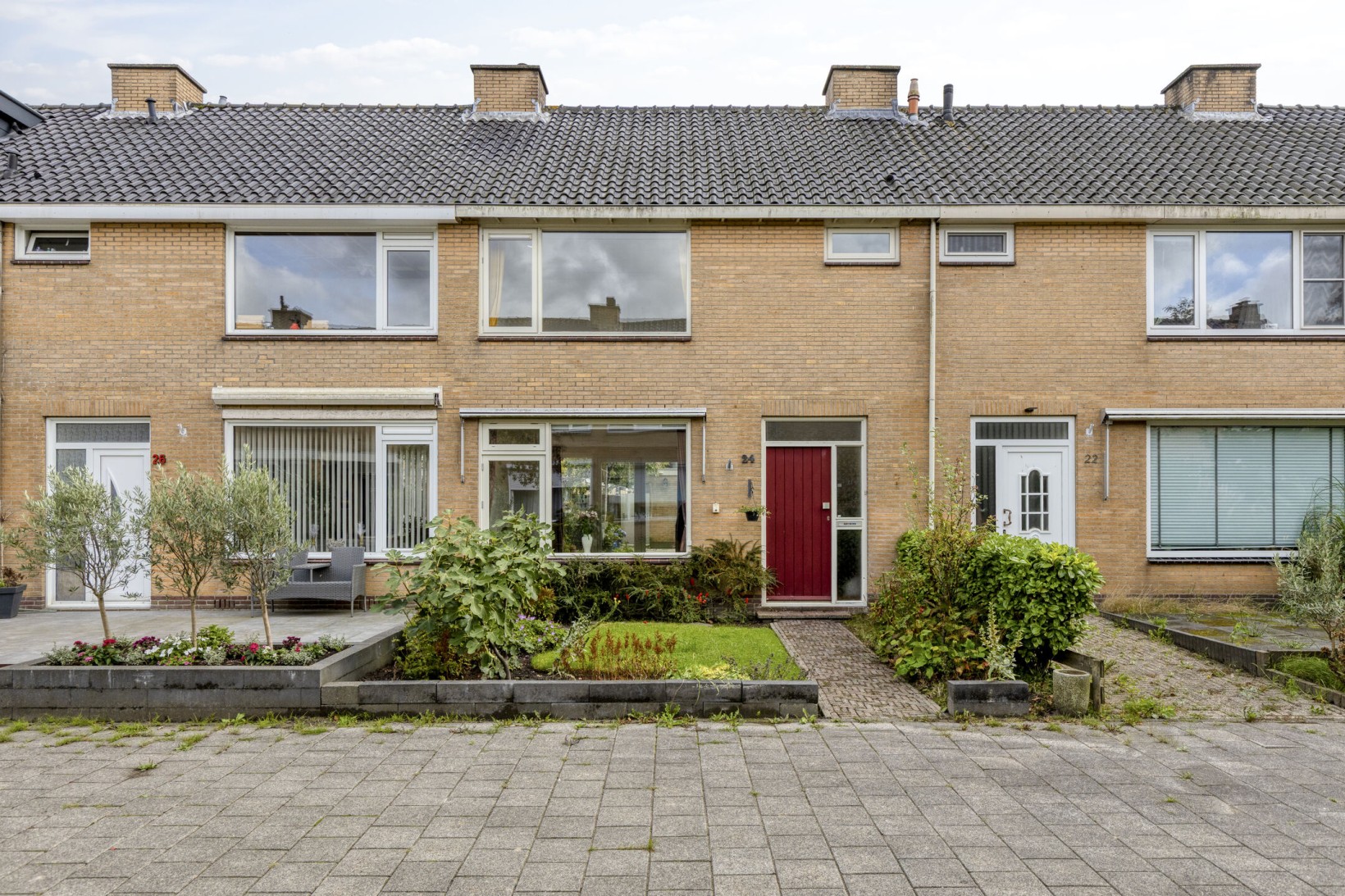 Tussenwoning te koop: Azalealaan 24, Heerhugowaard