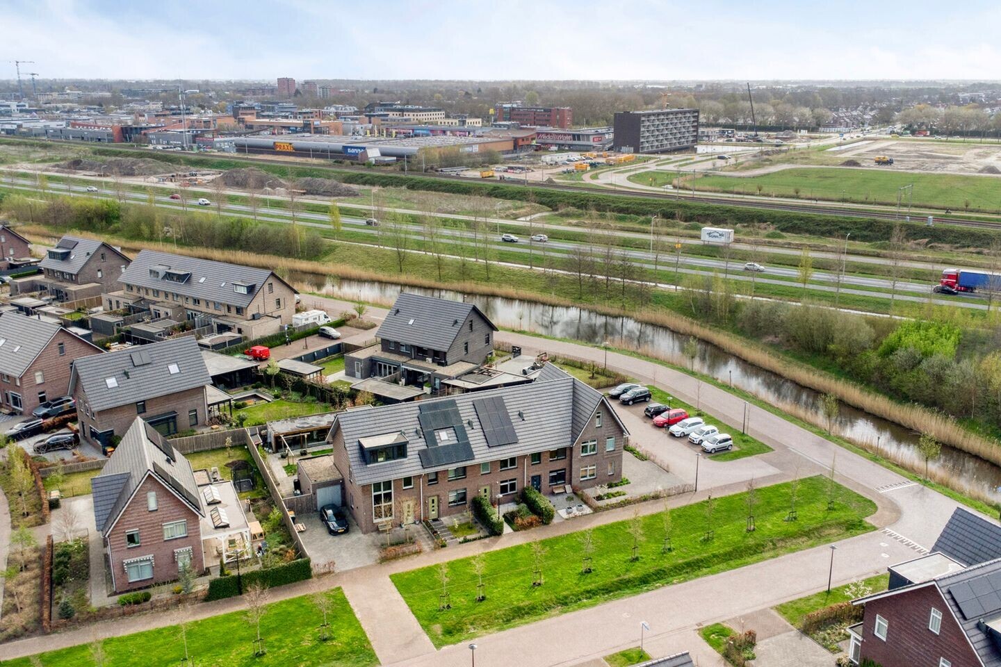 Tussenwoning te koop: Vrederiksakker 26, Heerhugowaard