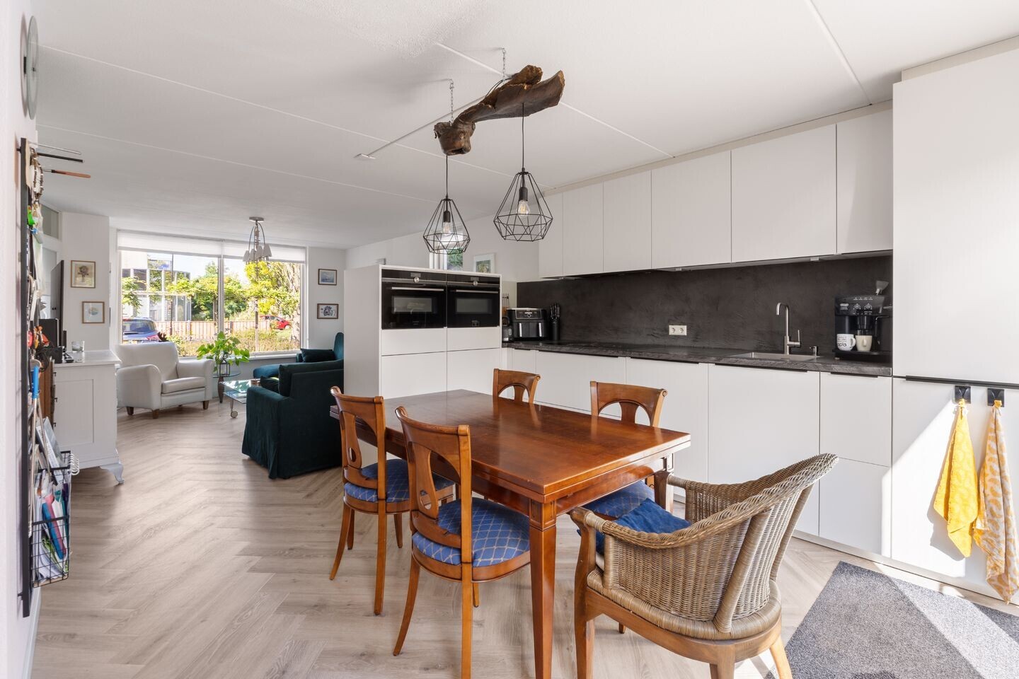 Hoekwoning te koop: Moerbeeklaan 1, Heerhugowaard