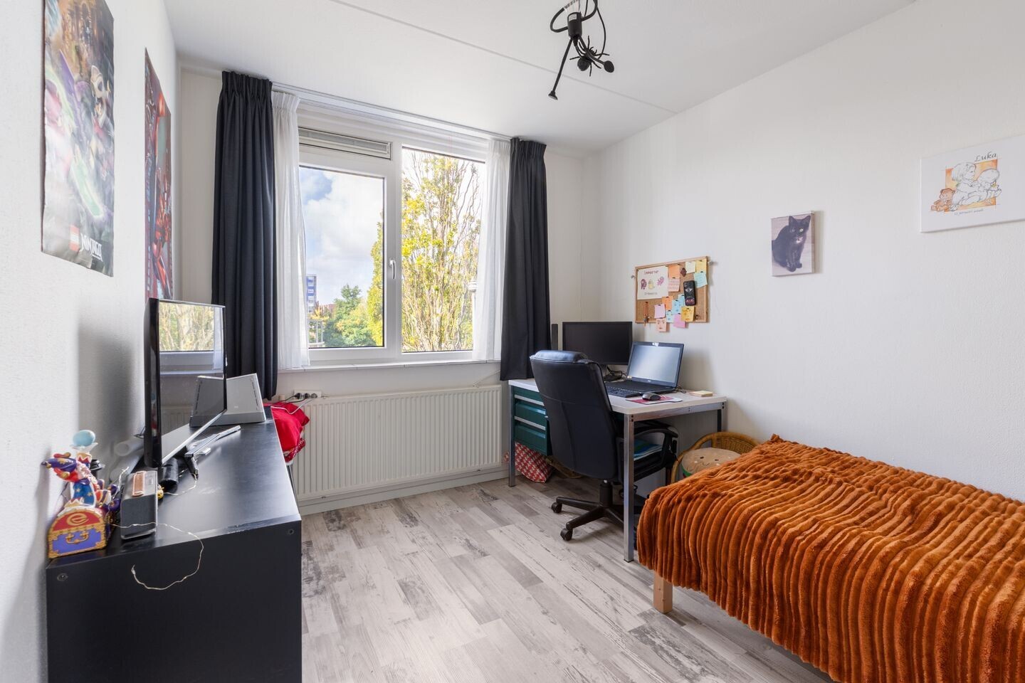 Hoekwoning te koop: Moerbeeklaan 1, Heerhugowaard