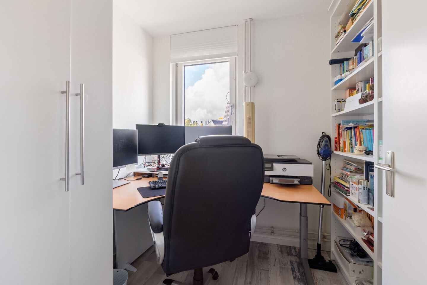 Hoekwoning te koop: Moerbeeklaan 1, Heerhugowaard