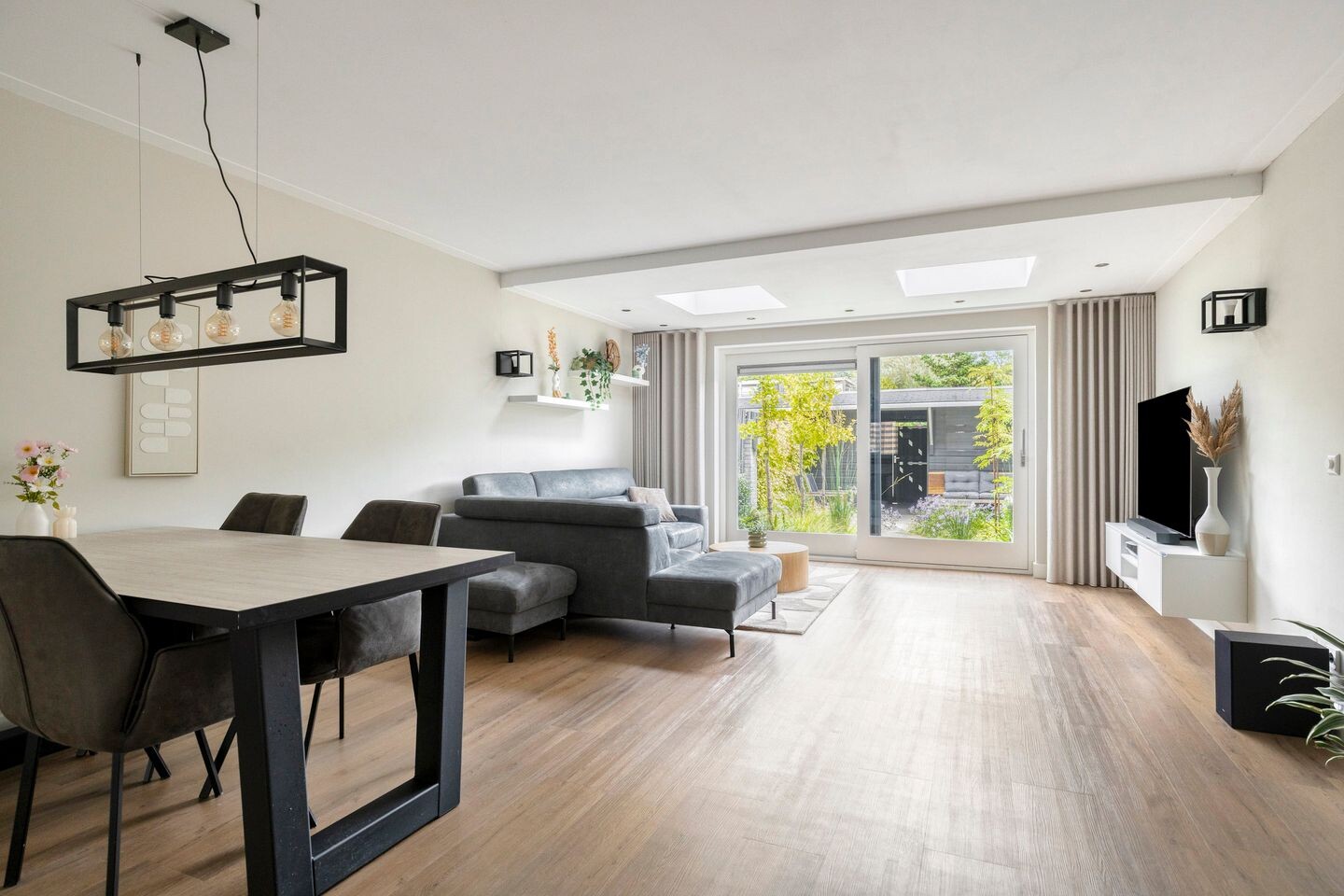 Tussenwoning te koop: Huygenhoekring 237, Heerhugowaard