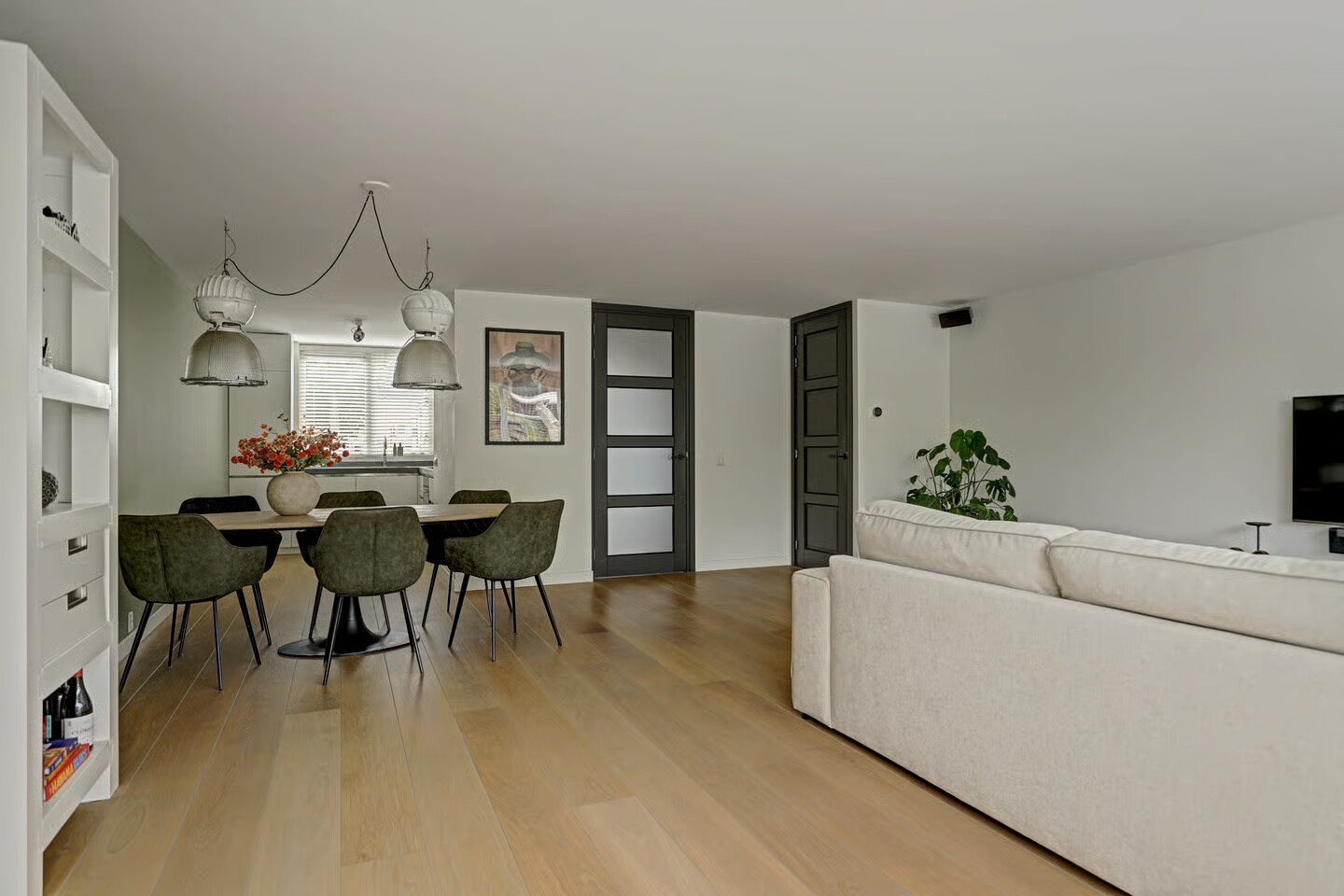 Tussenwoning te koop: Frida Katzland 11, Heerhugowaard