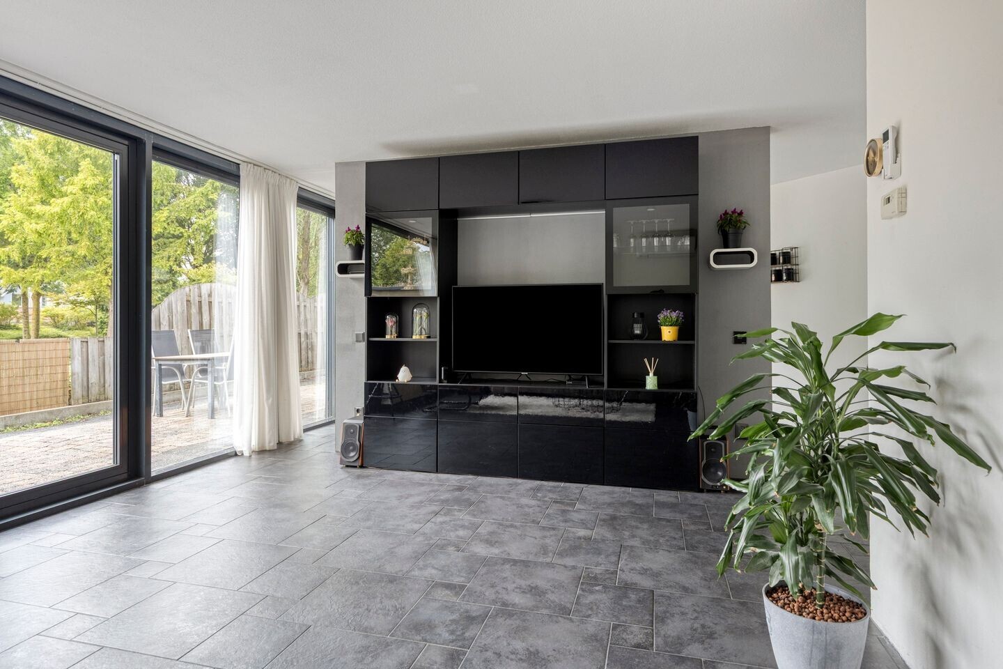 Tussenwoning te koop: Mimi Boesnachhof 23, Heerhugowaard
