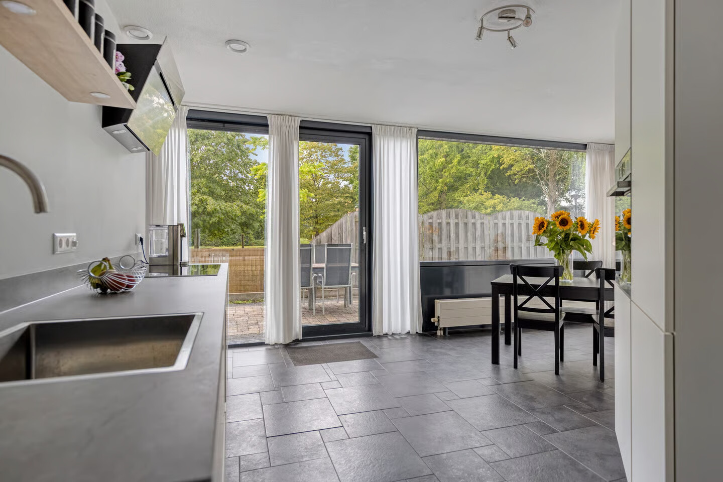 Tussenwoning te koop: Mimi Boesnachhof 23, Heerhugowaard