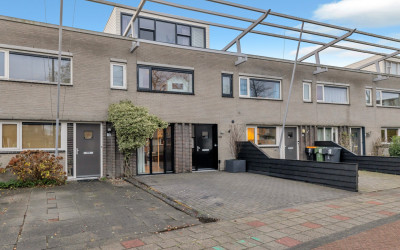 Ank van der Moerplantsoen 10