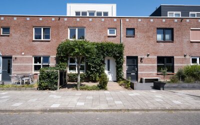 Anna van Bossetuin 11