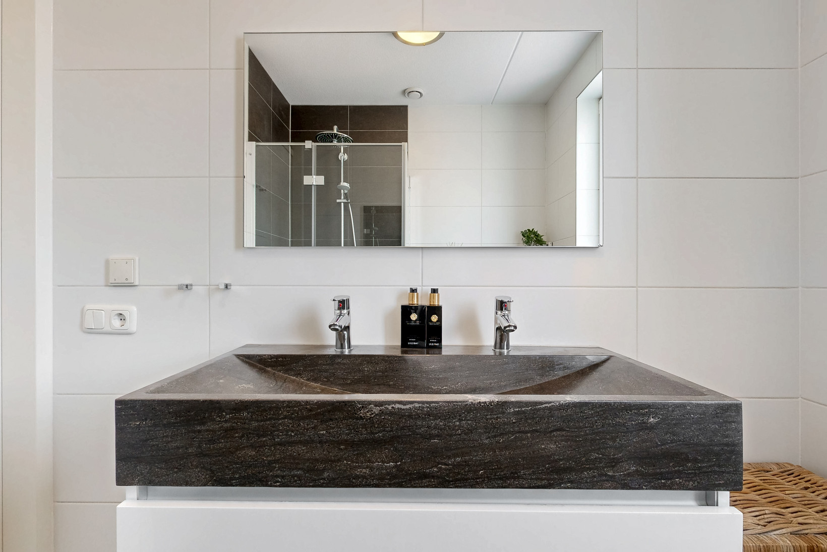 Tussenwoning te koop: Witte Klaverweide 8, Heerhugowaard