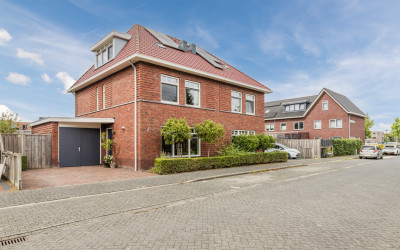 Oeverzeggew. 77