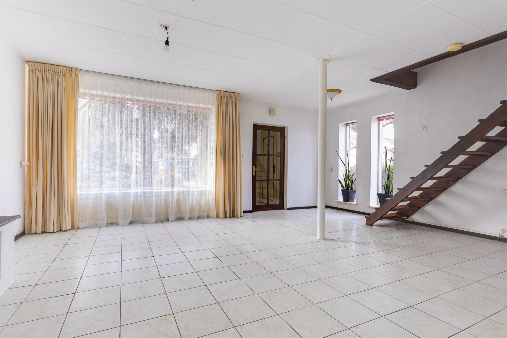 Hoekwoning te koop: Radboudstraat 37, Hoogwoud