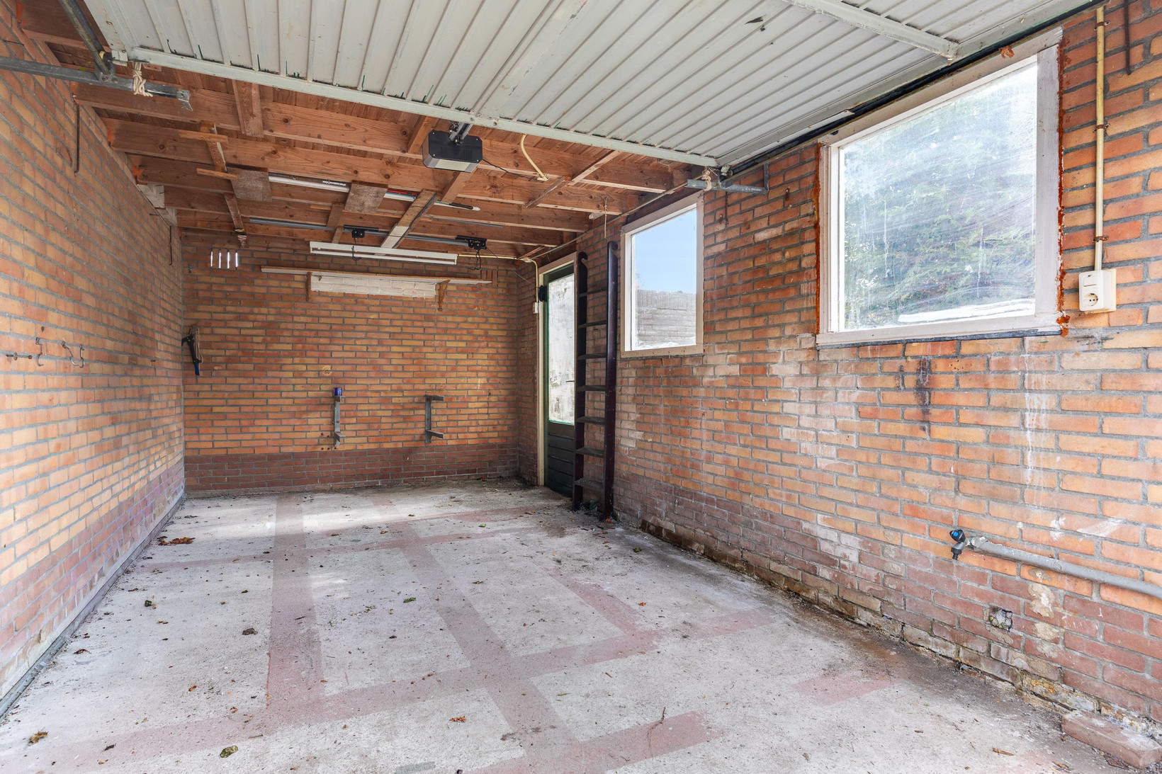 Hoekwoning te koop: Radboudstraat 37, Hoogwoud