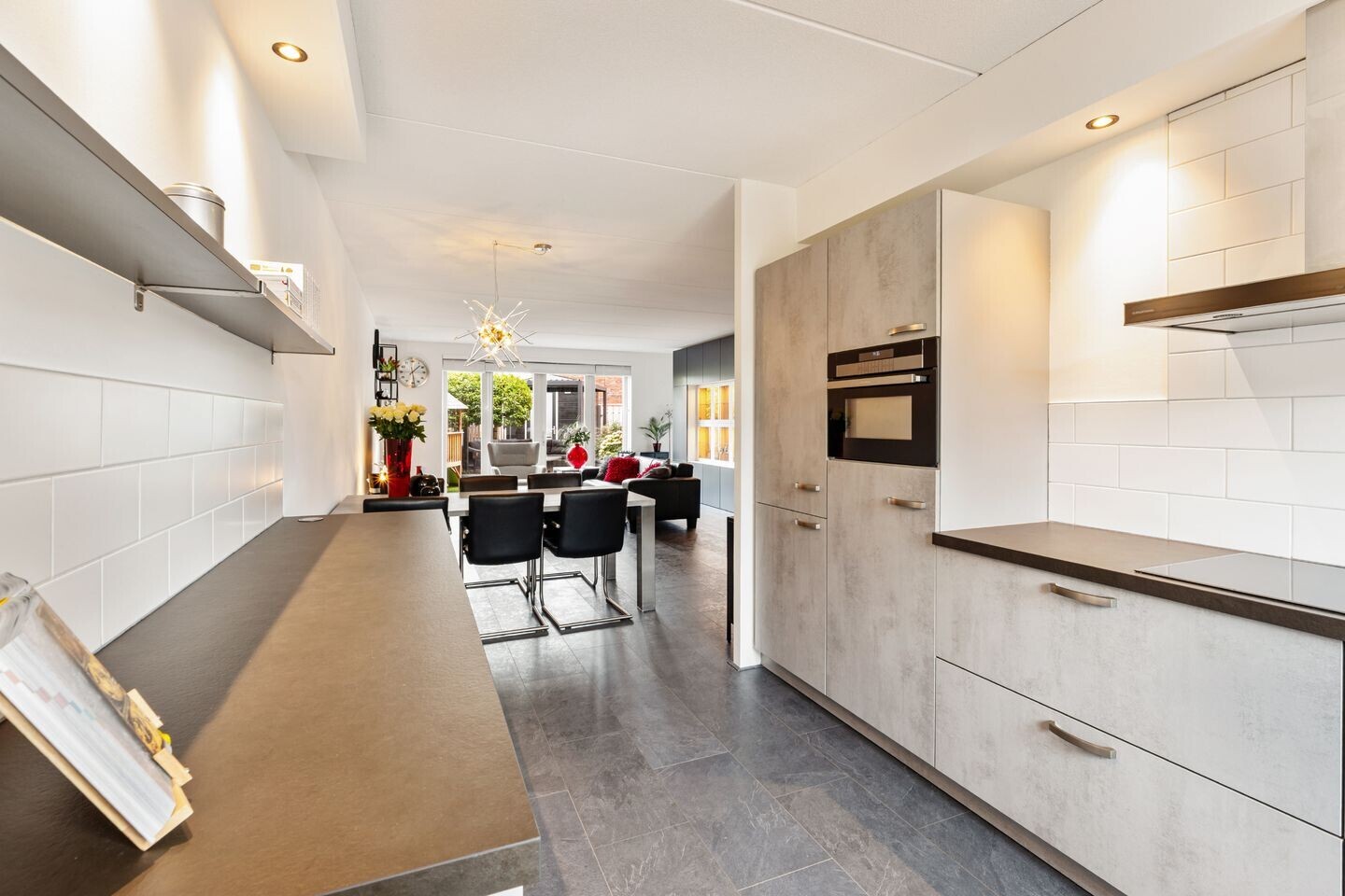 Tussenwoning te koop: Westeinde 37, Broek Op Langedijk