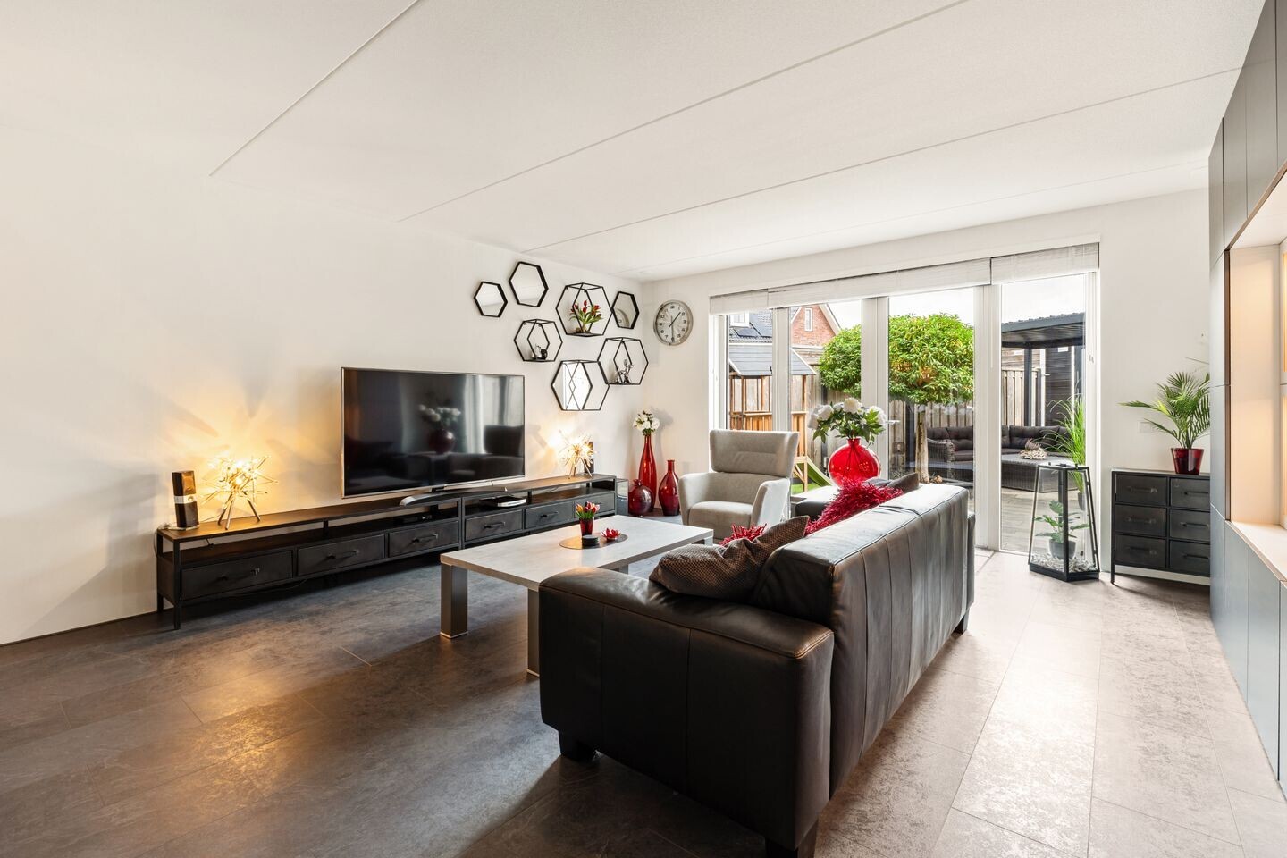 Tussenwoning te koop: Westeinde 37, Broek Op Langedijk