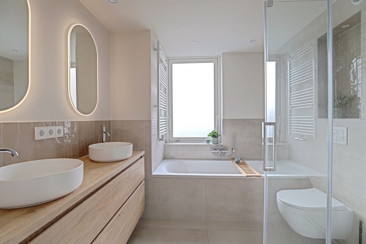 Tussenwoning te koop: Korteweide 95, Zuid-Scharwoude