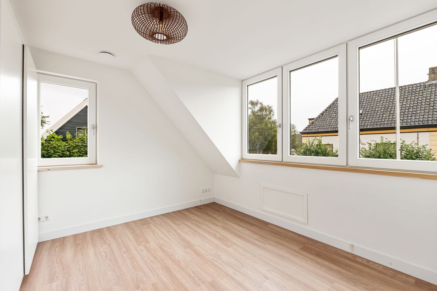 Twee-onder-één-kap te koop: Dorpsstraat 867, Oudkarspel