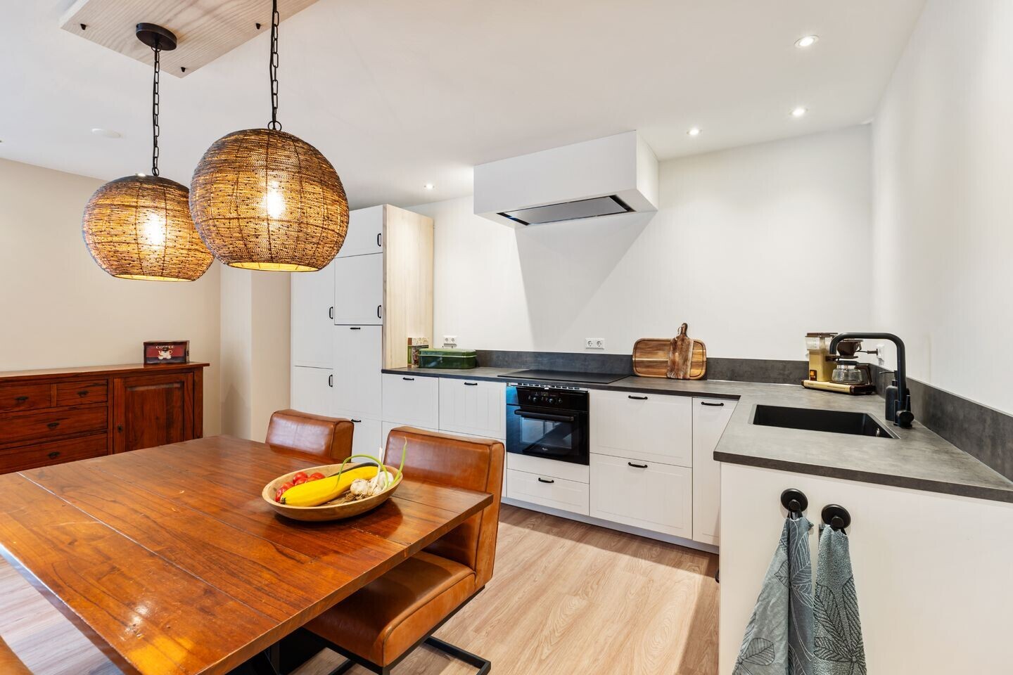 Twee-onder-één-kap te koop: Dorpsstraat 867, Oudkarspel