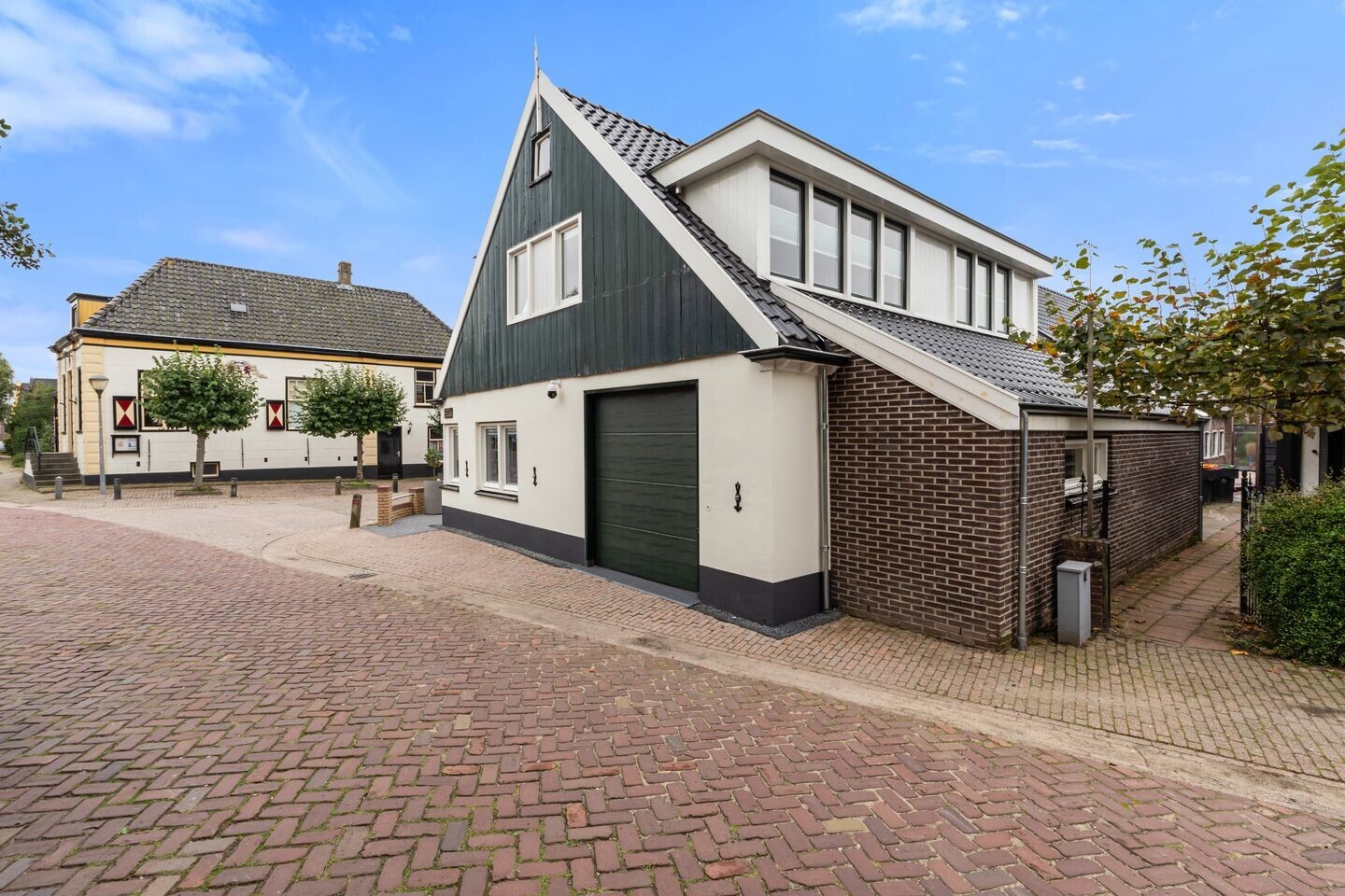 Twee-onder-één-kap te koop: Dorpsstraat 867, Oudkarspel