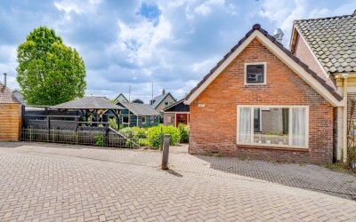 Dorpsstraat 1011