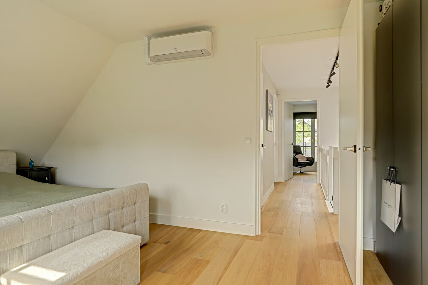 Vrijstaande woning te koop: Notarisappel 17, Winkel