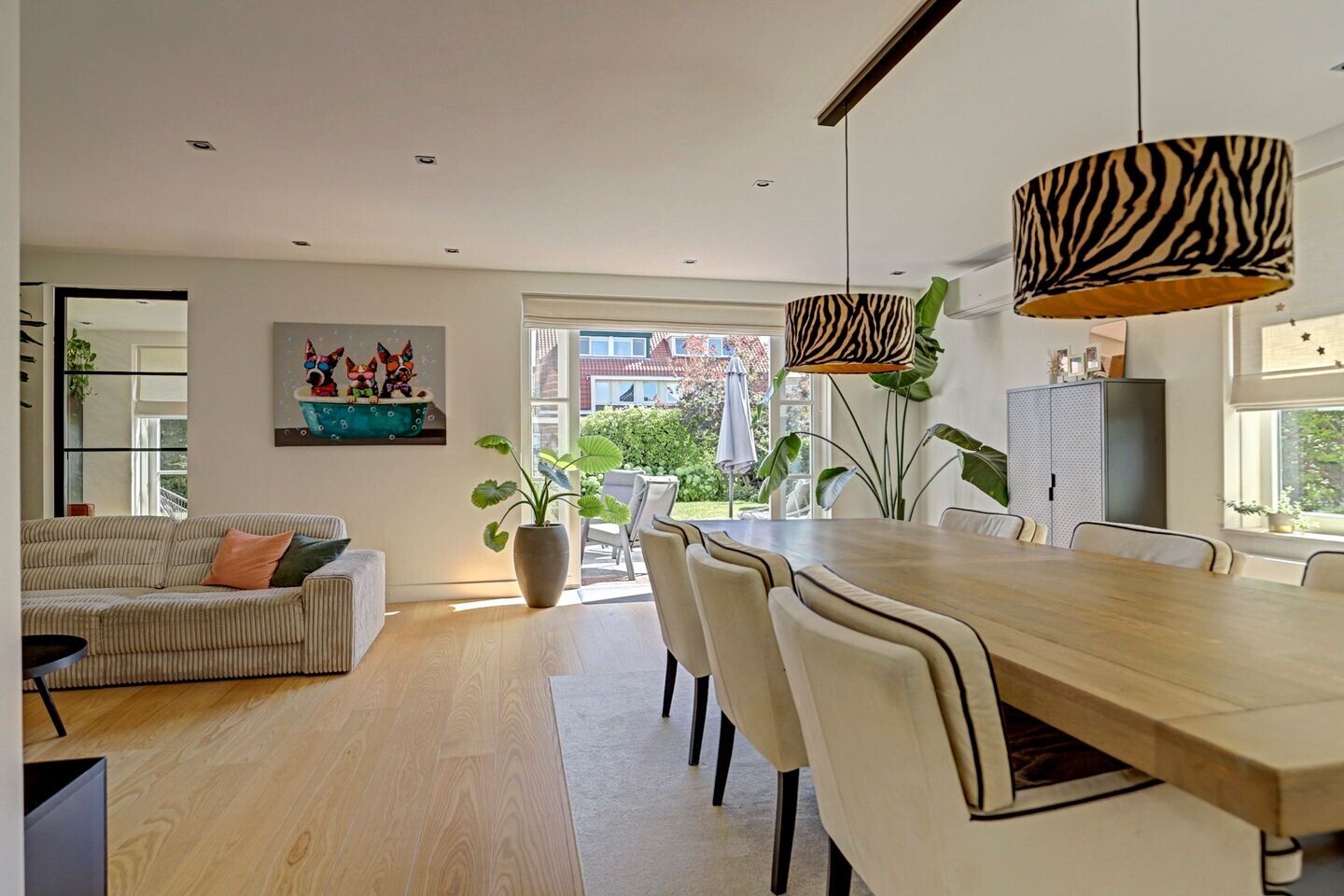 Vrijstaande woning te koop: Notarisappel 17, Winkel