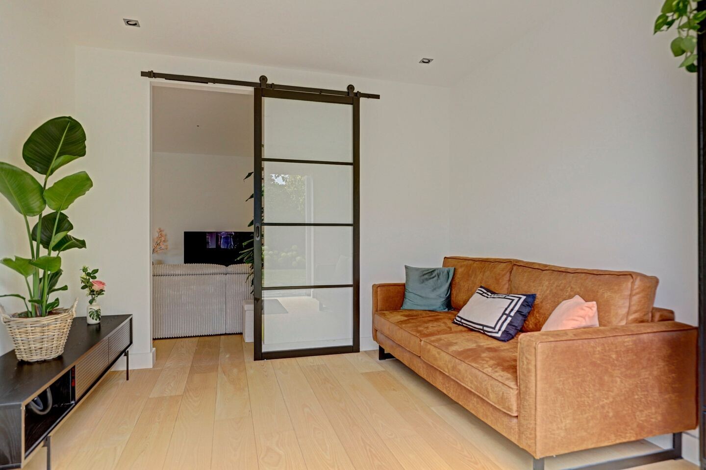 Vrijstaande woning te koop: Notarisappel 17, Winkel