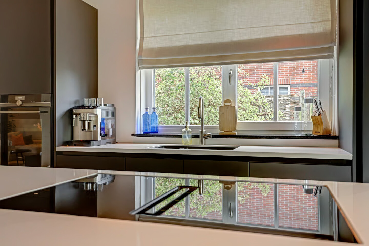 Vrijstaande woning te koop: Notarisappel 17, Winkel