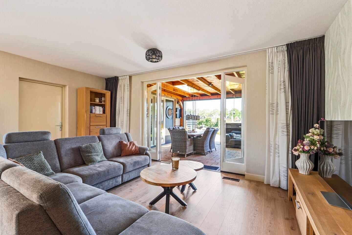 Tussenwoning te koop: Houtwerf 32, Waarland