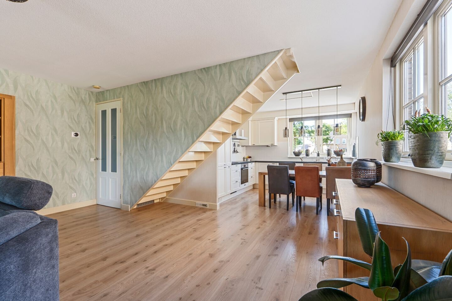 Tussenwoning te koop: Houtwerf 32, Waarland