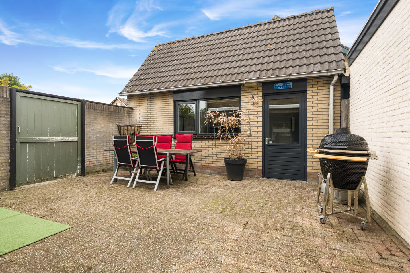Hoekwoning te koop: Bloemstraat 9, Waarland