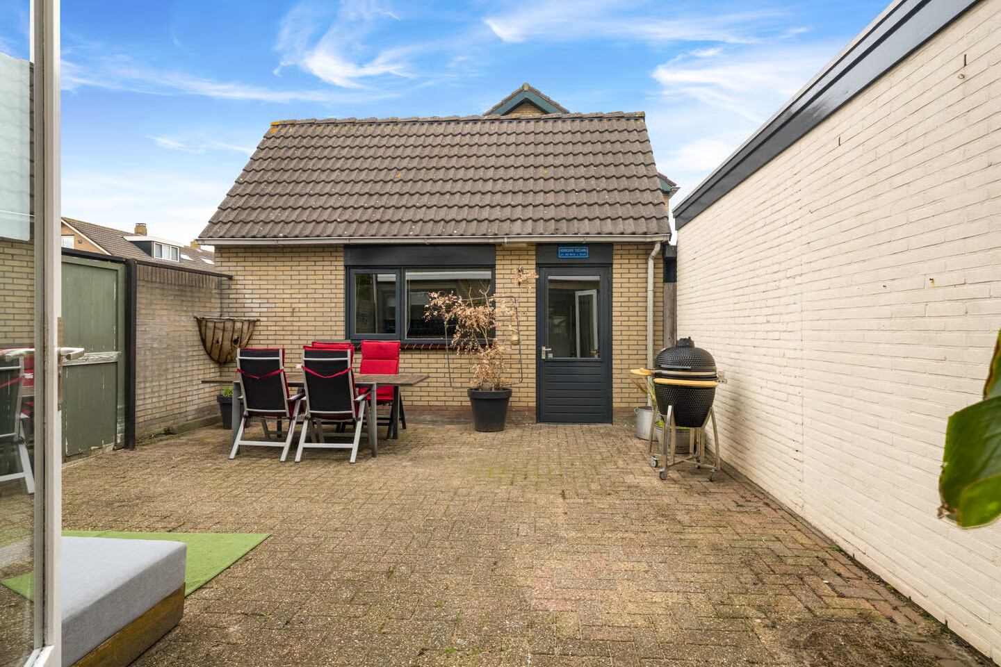 Hoekwoning te koop: Bloemstraat 9, Waarland