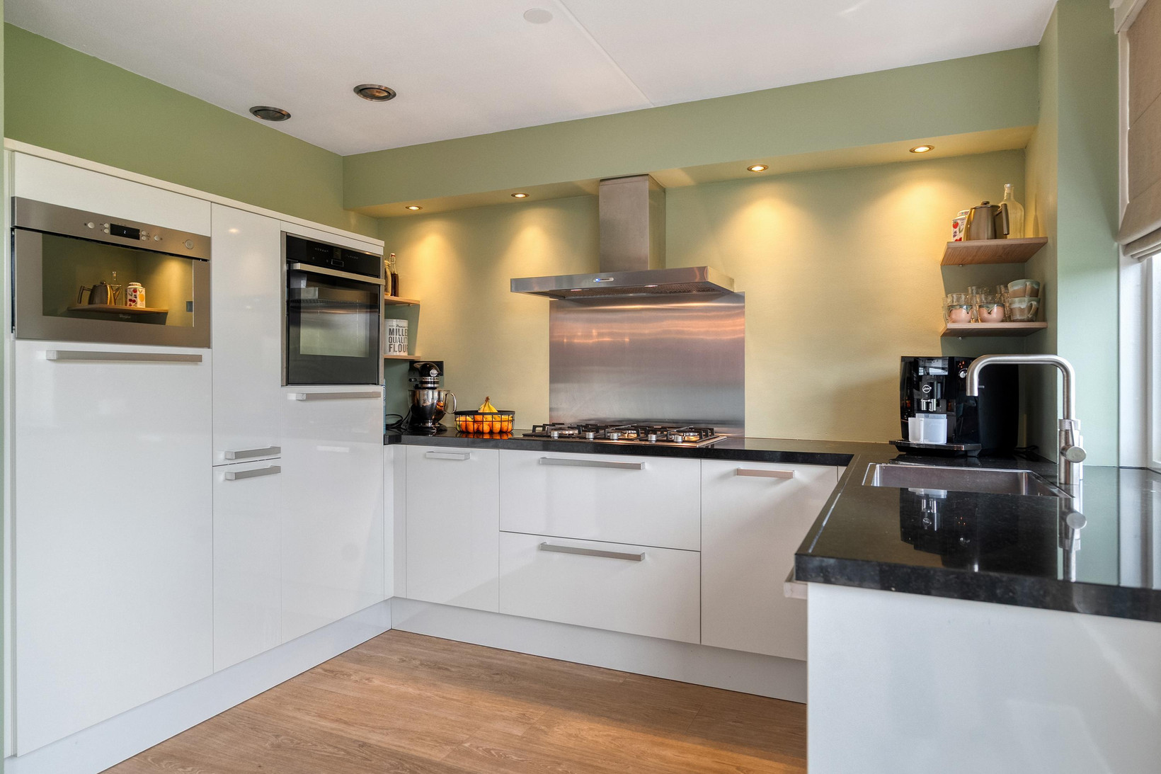 Tussenwoning te koop: de Wetering 12, Schagen