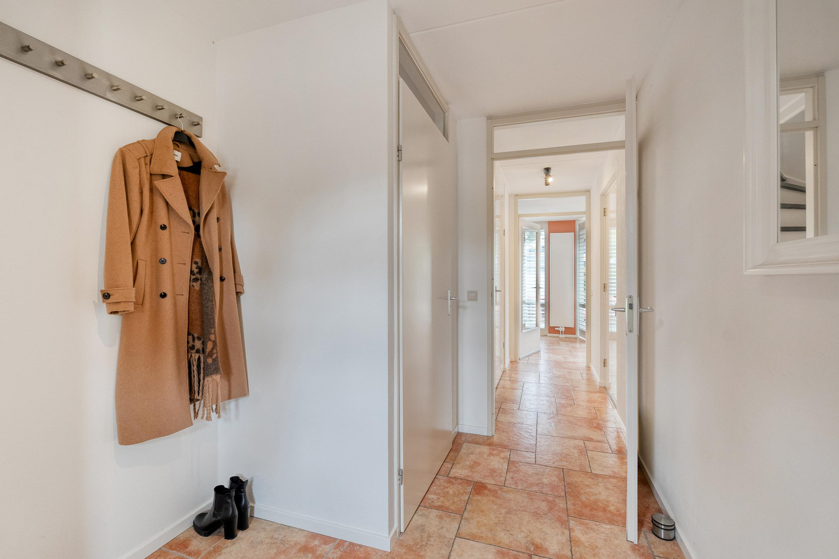 Tussenwoning te koop: de Wetering 12, Schagen