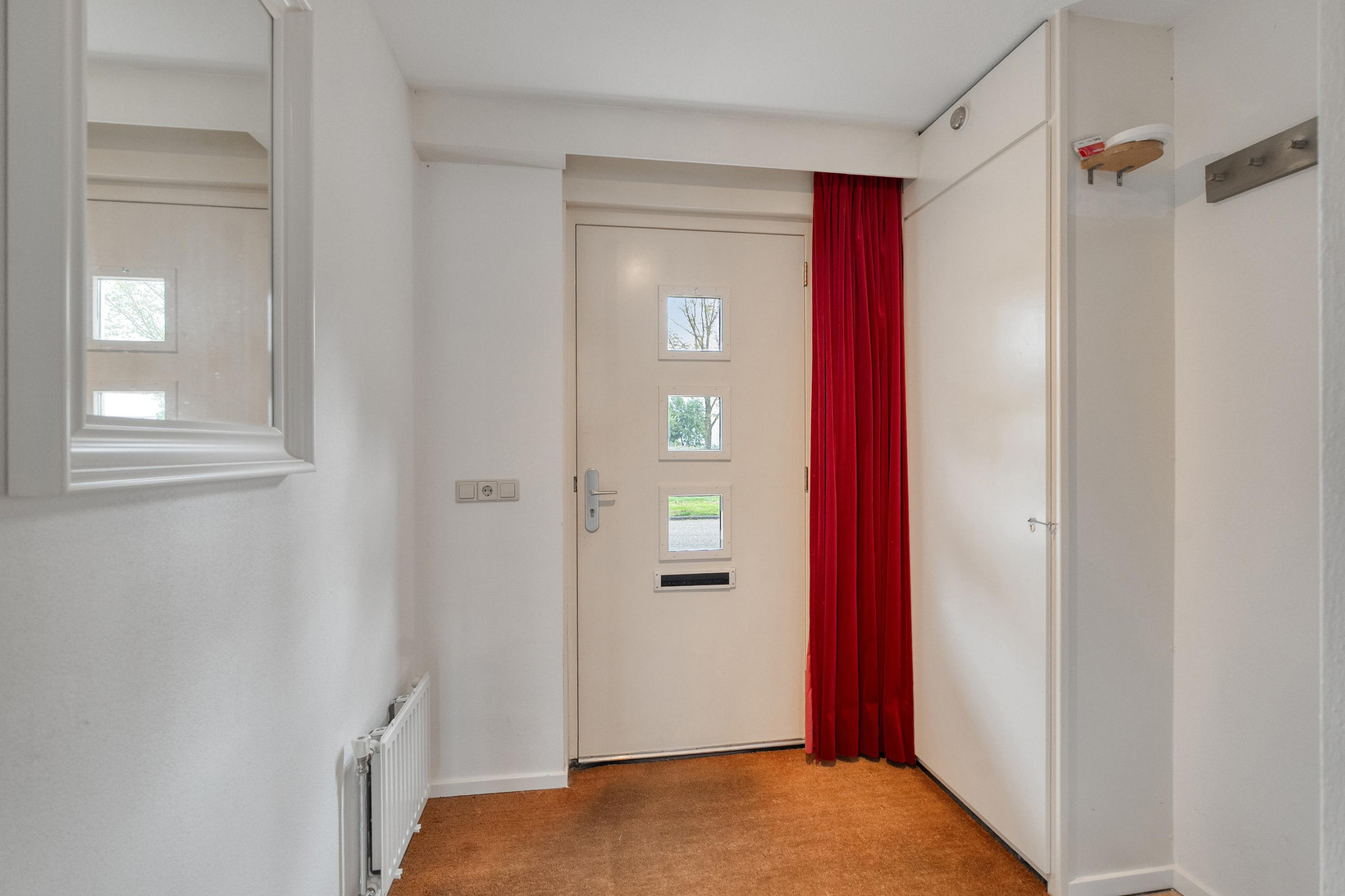 Tussenwoning te koop: de Wetering 12, Schagen