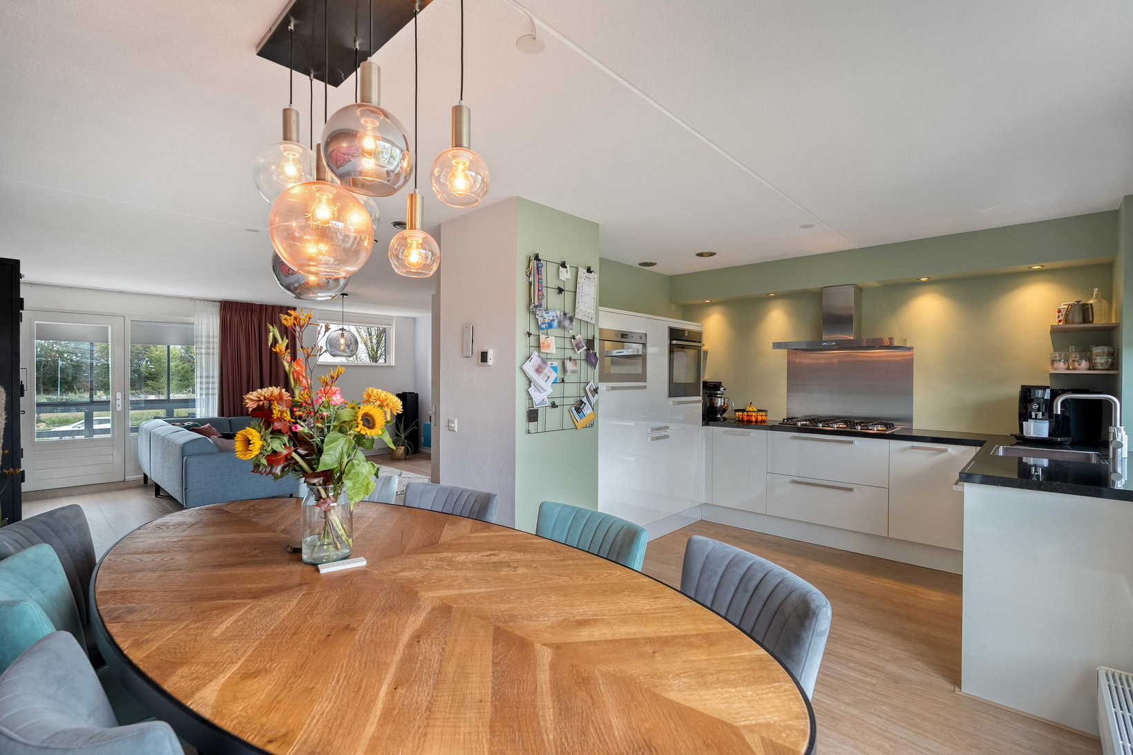 Tussenwoning te koop: de Wetering 12, Schagen