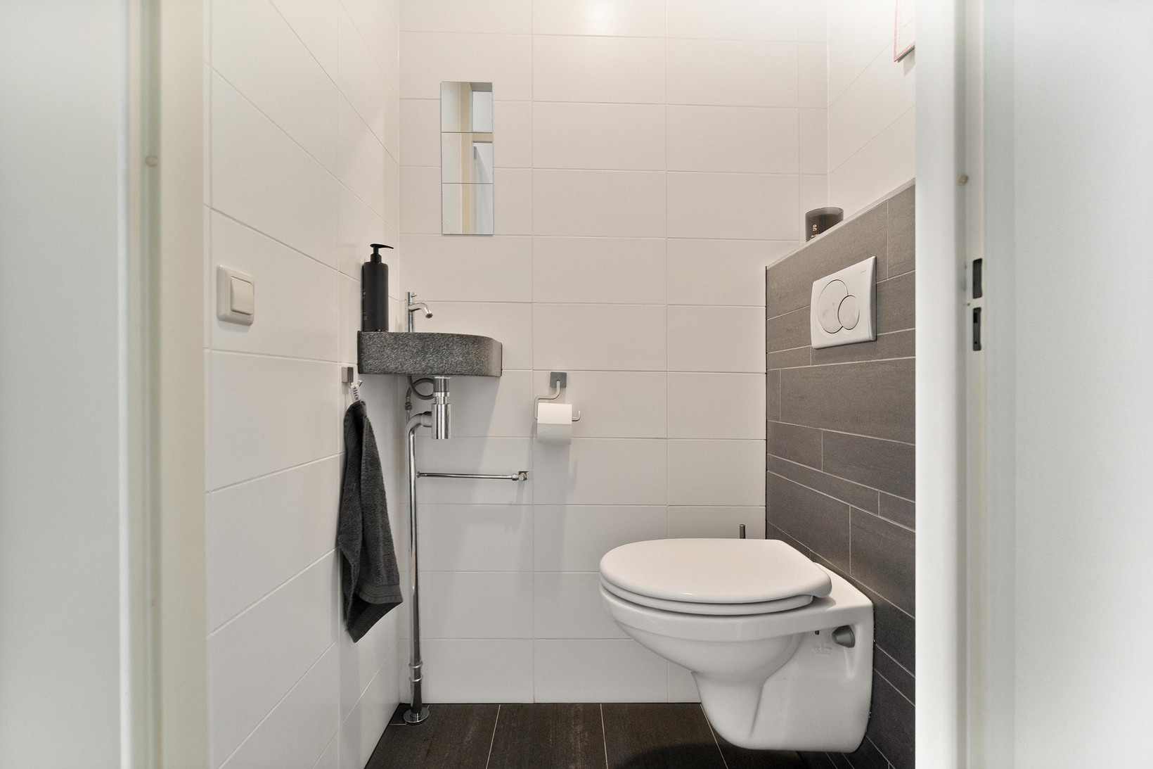 Tussenwoning te koop: de Wetering 12, Schagen