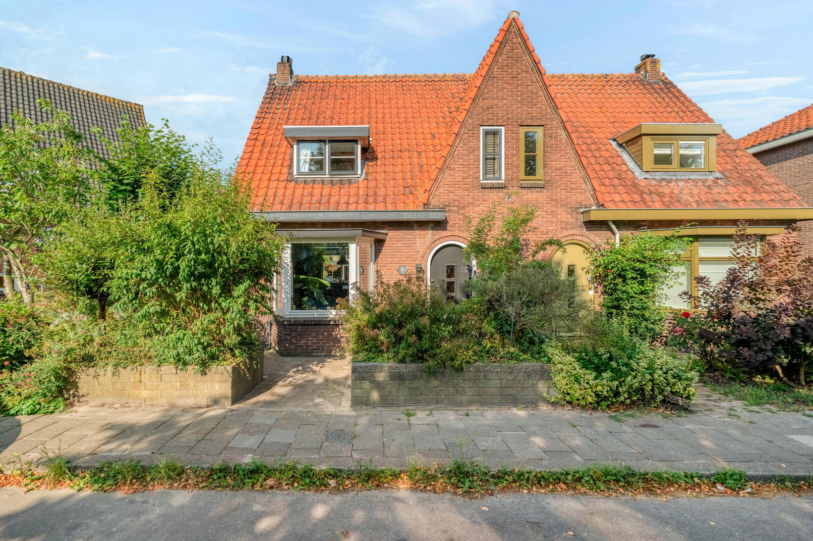 Twee-onder-één-kap te koop: Spoorlaan 13, Schagen