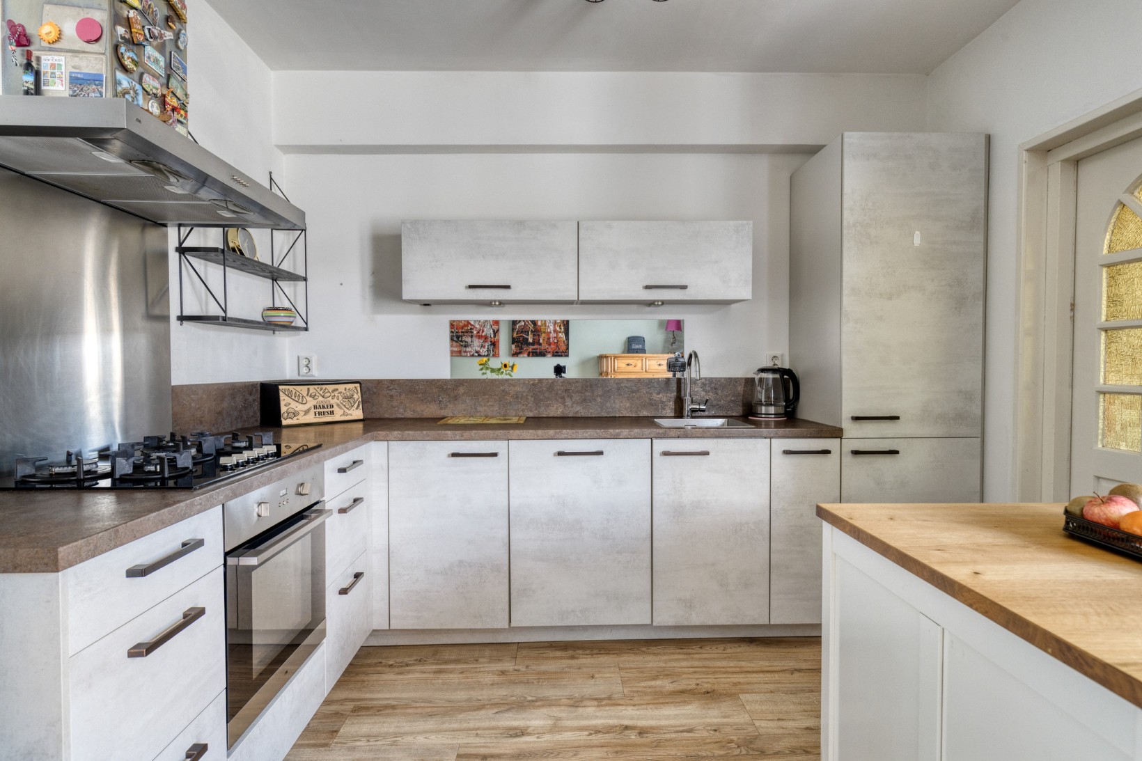 Tussenwoning te koop: Stationsweg 22, Schagen